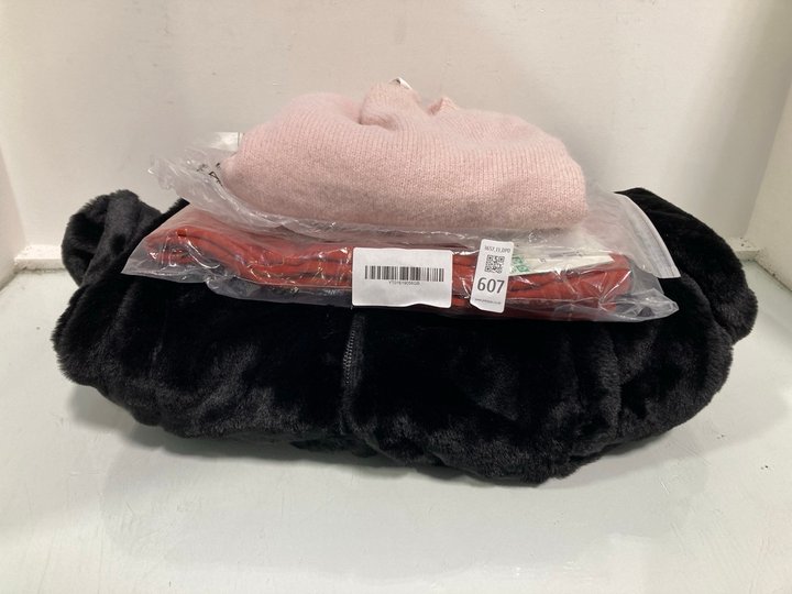 Lot 607  
            Marchington SR13 - Parcel Delivery Only 

                
4 X ASSORTED KIDS CLOTHING IN VARIOUS SIZES TO INCLUDE JOJO 2 PACK JOGGERS IN ORA...