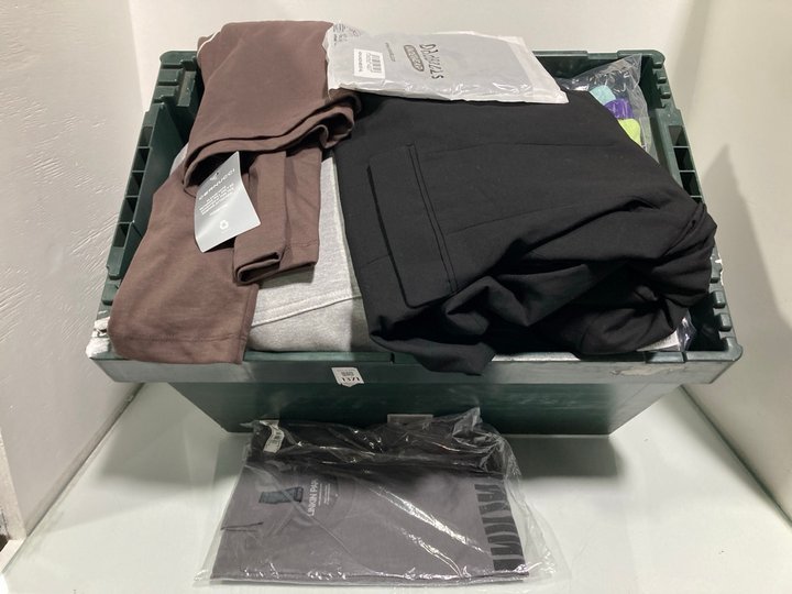 Lot 616  
            Marchington SR13 - Parcel Delivery Only 

                
QTY OF ASSORTED MENS CLOTHING IN VARIOUS SIZES TO INCLUDE ACTIVE COTTON RICH SOCK...