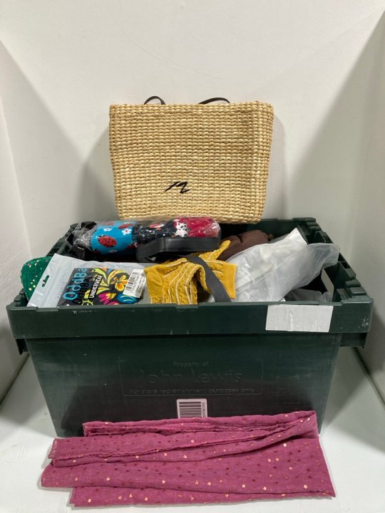 Lot 622  
            Marchington SR13 - Parcel Delivery Only 

                
QTY OF WOMENS APPAREL TO INCLUDE ASOS DESIGN FULLER BUST HONEY PREMIUM PAPERTOUCH...