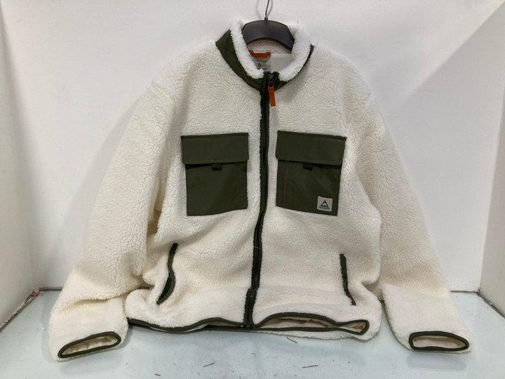 Lot 628  
            Marchington SR13 - Parcel Delivery Only 

                
PASSENGER VALIANT DEEP PILE SHERPA FLEECE IN OFF WHITE-UK SIZE M-ORIGINAL RRP £11...