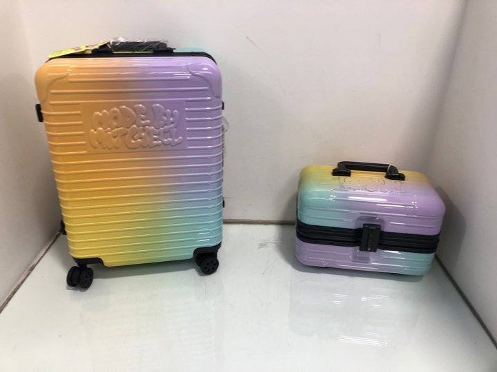 Lot 62  
            Marchington SR13 - Parcel Delivery Only 

                
MADE BY MITCHELL ON THE GO SET OF 2 SMALL CASES IN MULTI: LOCATION - D14