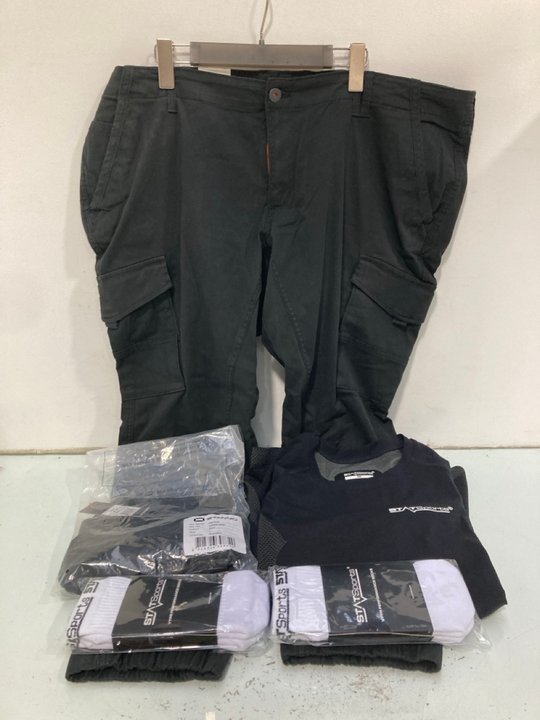 Lot 631  
            Marchington SR13 - Parcel Delivery Only 

                
5 X ASSORTED MENS CLOTHING IN VARIOUS SIZES TO INCLUDE JACK & JONES CARGO TROUSER...