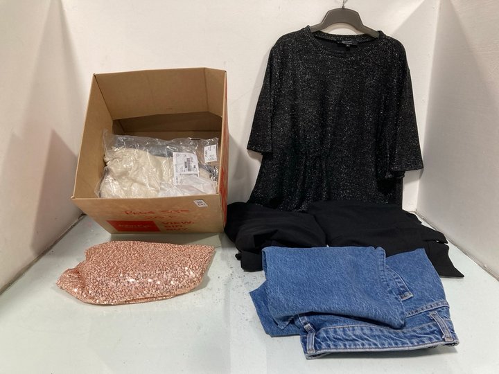 Lot 642  
            Marchington SR13 - Parcel Delivery Only 

                
QTY OF LADIES PLUS SIZE CLOTHING TO INCLUDE JD WILLIAMS SPARKLE TOP IN BLACK-UK S...