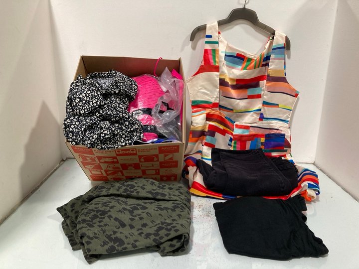 Lot 644  
            Marchington SR13 - Parcel Delivery Only 

                
QTY OF ASSORTED LADIES CLOTHING IN UK SIZES 18 TO INCLUDE TWO FUNCTIONS MAMALICIO...