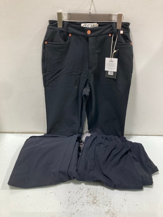 Lot 648  
            Marchington SR13 - Parcel Delivery Only 

                
2 X PAIRS OF SNOWDONIA TROUSERS IN BLACK-UK SIZE 39" TO INCLUDE PAIR OF ACAI THER...