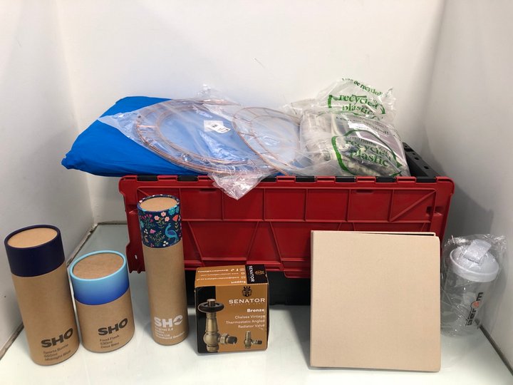 Lot 64  
            Marchington SR13 - Parcel Delivery Only 

                
QTY OF HOUSEHOLD ITEMS TO INCLUDE SHO FOOD FLASK 530ML IN DEUX BLUE: LOCATION - D14