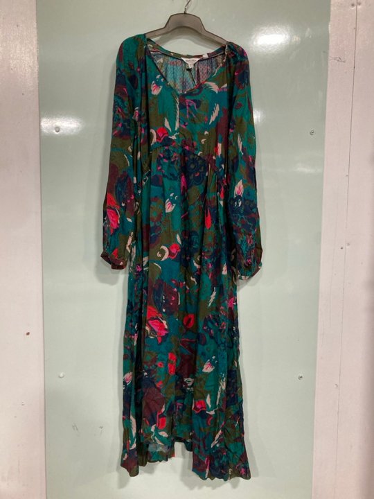 Lot 651  
            Marchington SR13 - Parcel Delivery Only 

                
WHITE STUFF IZZY MIDI DRESS IN GREEN PRINT-UK SIZE 20-ORIGINAL RRP £79.00: LOCATI...