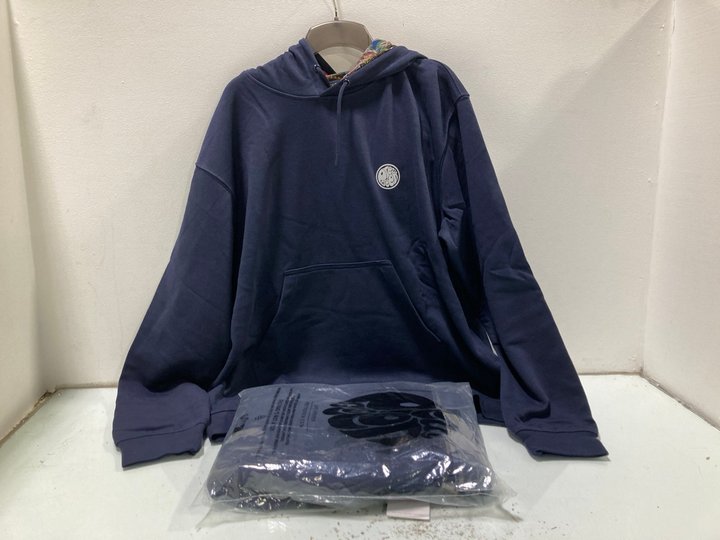 Lot 652  
            Marchington SR13 - Parcel Delivery Only 

                
PRETTY GREEN LOUNGE HOODY IN NAVY-UK SIZE L TO INCLUDE PRETTY GREEN LOUNGE JOGGER...