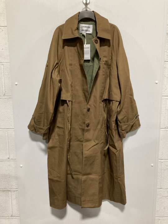 Lot 658  
            Marchington SR13 - Parcel Delivery Only 

                
DAMSON MADDER LADIES TRENCH COAT IN BROWN-UK SIZE 16-ORIGINAL RRP £125.00: LOCATI...