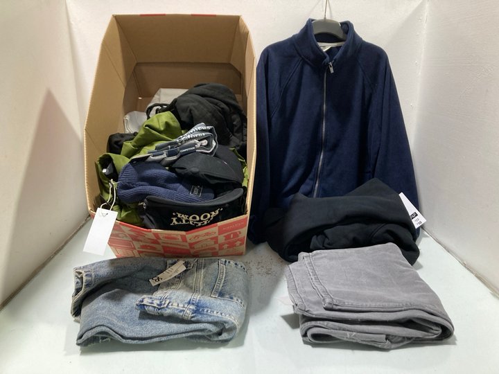 Lot 662  
            Marchington SR13 - Parcel Delivery Only 

                
QTY OF ASSORTED MENS CLOTHING IN VARIOUS SIZES TO INCLUDE UTILITY ROOM CAP IN BLA...