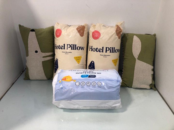 Lot 66  
            Marchington SR13 - Parcel Delivery Only 

                
5 X BEDDING ITEMS TO INCLUDE LITTLE SLEEPERS PERFECTLY WASHABLE COT BED DUVET & P...