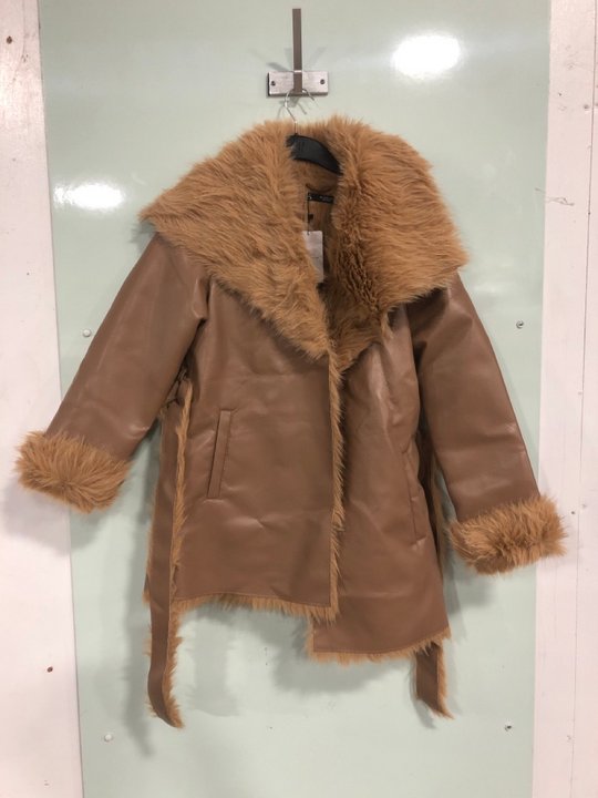 Lot 672  
            Marchington SR13 - Parcel Delivery Only 

                
ANEWSTA FAUX FUR LADIES JACKET IN TAN-UK SIZE L: LOCATION - B10