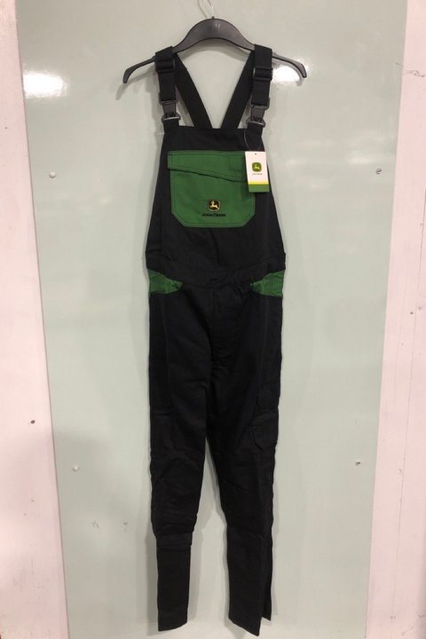 Lot 678  
            Marchington SR13 - Parcel Delivery Only 

                
JOHN DEERE FIELD BIB AND BRACE COVERALLS IN BLACK-UK SIZE S: LOCATION - B10
