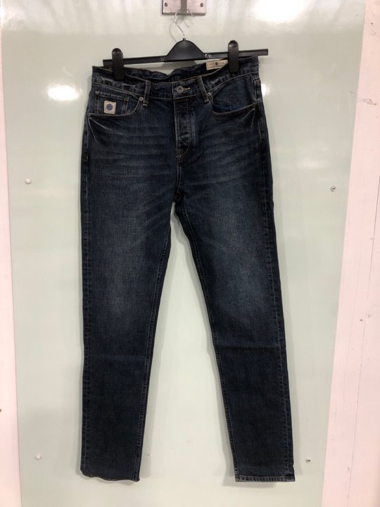 Lot 689  
            Marchington SR13 - Parcel Delivery Only 

                
PRETTY GREEN MENS SLIM FIT JEANS -UK SIZE 32L-ORIGINAL RRP £100.00: LOCATION - B11
