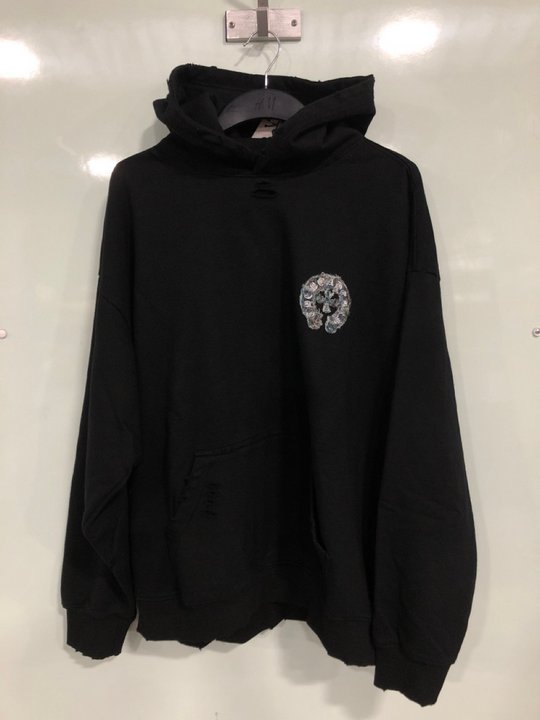Lot 721  
            Marchington SR13 - Parcel Delivery Only 

                
CHROME HEARTS LOS ANGELES EXCLUSIVE HOODIE IN BLACK-UK SIZE L-ORIGINAL RRP £127.0...