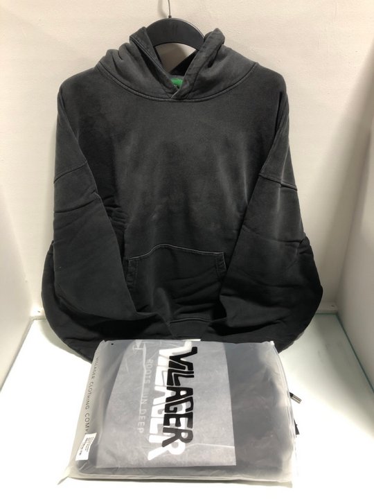 Lot 727  
            Marchington SR13 - Parcel Delivery Only 

                
VILLAGER ROOTS RUN DEEP MENS HOODIE IN BLACK-UK SIZE L TO INCLUDE RUA NORTE GRAPH...