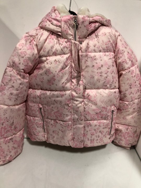 Lot 738  
            Marchington SR13 - Parcel Delivery Only 

                
HOLLISTER WOMENS FLORAL PUFFER COAT IN PINK - SIZE UK L: LOCATION - B13
