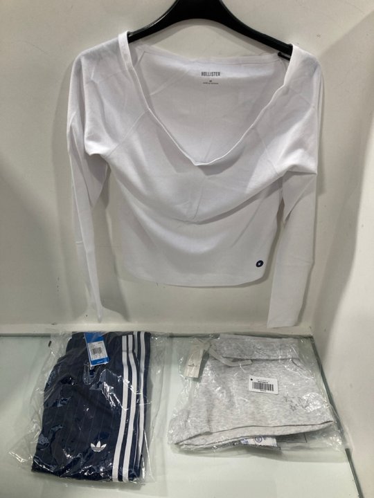 Lot 751  
            Marchington SR13 - Parcel Delivery Only 

                
3 X ASSORTED WOMENS CLOTHING IN VARIOUS SIZES TO INCLUDE HOLLISTER L/S OFF THE SH...