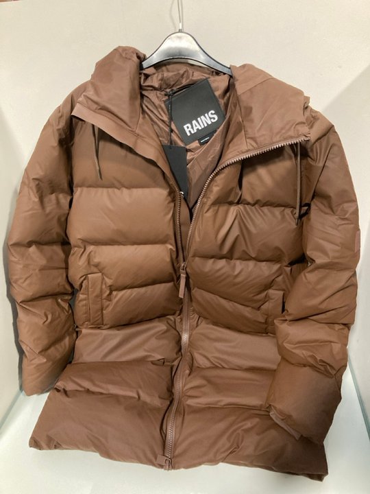 Lot 799  
            Marchington SR13 - Parcel Delivery Only 

                
RAINS ALTER LONGER PUFFER JACKET IN FRAME - SIZE UK L - ORIGINAL RRP £399: LOCATI...