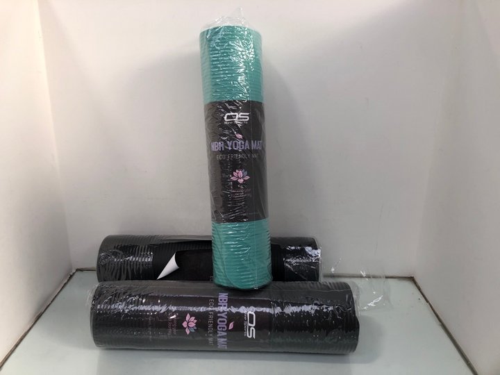 Lot 82  
            Marchington SR13 - Parcel Delivery Only 

                
3 X YOGA MATS IN GREEN AND BLACK: LOCATION - D16