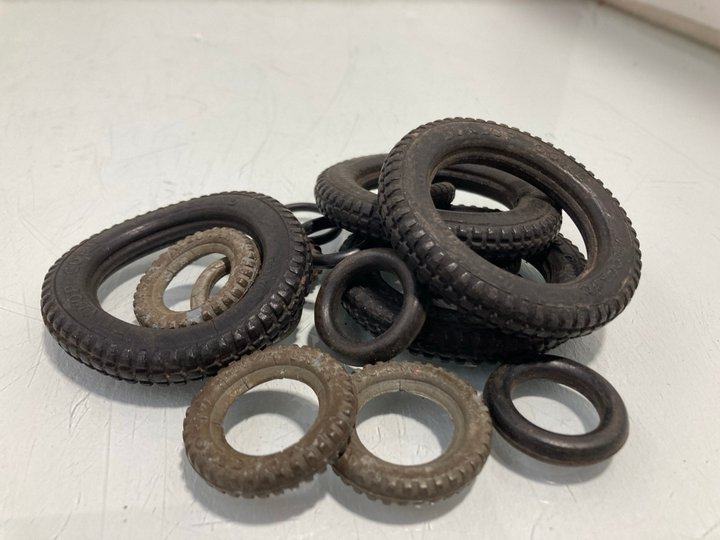 Lot 845  
            Marchington SR13 - Parcel Delivery Only 

                
A BOX OF ANTIQUE MODEL VEHICLE WHEELS: LOCATION - D3