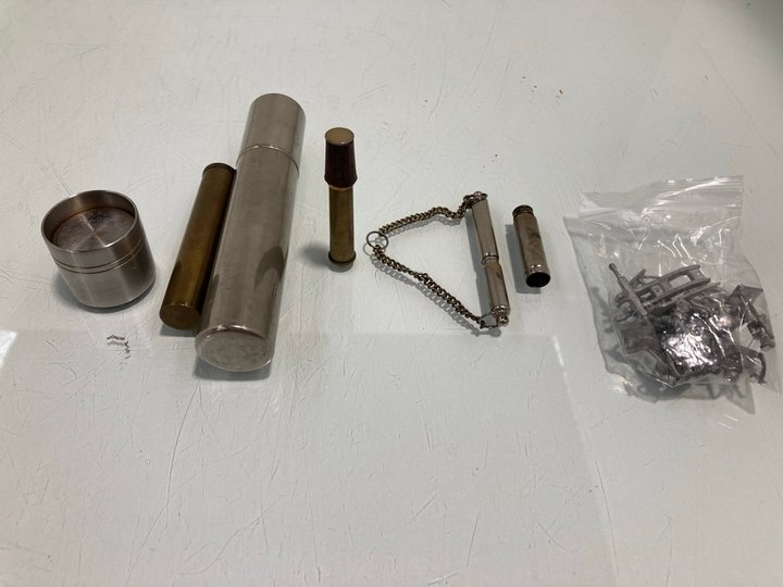 Lot 880  
            Marchington SR13 - Parcel Delivery Only 

                
ANTIQUE METALWARES TO INCLUDE TRENCH ART, A MINIATURE THREE DRAW TELESCOPE AND A ...