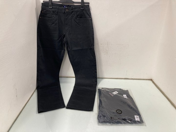 Lot 898  
            Marchington SR13 - Parcel Delivery Only 

                
2 X PAIRS OF BEN SHERMAN MENS 5 POCKET BEDFORD JEANS IN CHARCOAL-UK SIZE 32R -ORI...