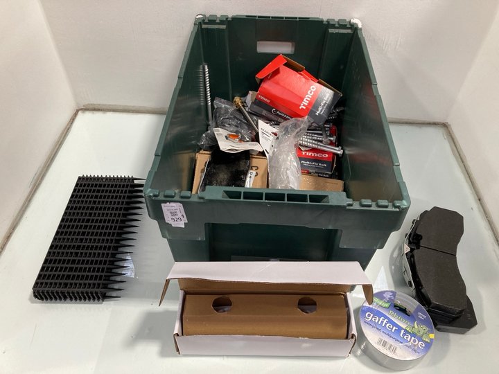 Lot 929  
            Marchington SR13 - Parcel Delivery Only 

                
QTY OF ASSORTED HARDWARE ITEMS TO INCLUDE STANLEY 300MM 12" ADJUSTABLE WRENCH: LO...