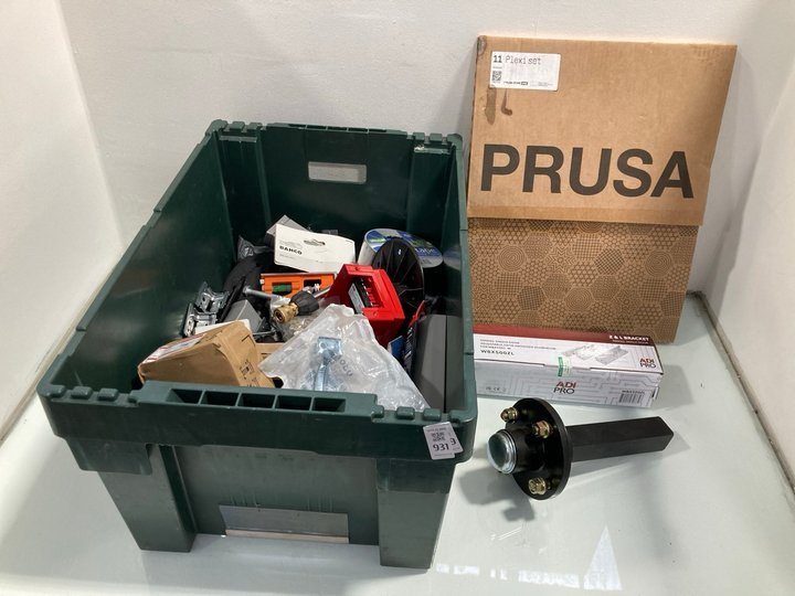 Lot 931  
            Marchington SR13 - Parcel Delivery Only 

                
QTY OF ASSORTED HARDWARE ITEMS TO INCLUDE 5M X 50MM RHINO GAFFER TAPE: LOCATION - D5