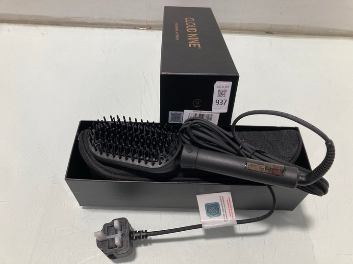 Lot 937  
            Marchington SR13 - Parcel Delivery Only 

                
CLOUD 9 THE ORIGINAL HOT BRUSH -ORIGINAL RRP £139.00: LOCATION - D6