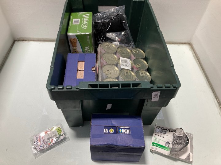 Lot 952  
            Marchington SR13 - Parcel Delivery Only 

                
QTY OF ASSORTED HOUSEHOLD ITEMS TO INCLUDE QTY OF ROYAL CANIN CAT FOOD-BBE 09/27:...