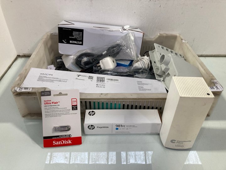 Lot 955  
            Marchington SR13 - Parcel Delivery Only 

                
QTY OF ASSORTED TECH ITEMS TO INCLUDE LOGITECH M240 SILENT BLUETOOTH MOUSE: LOCAT...