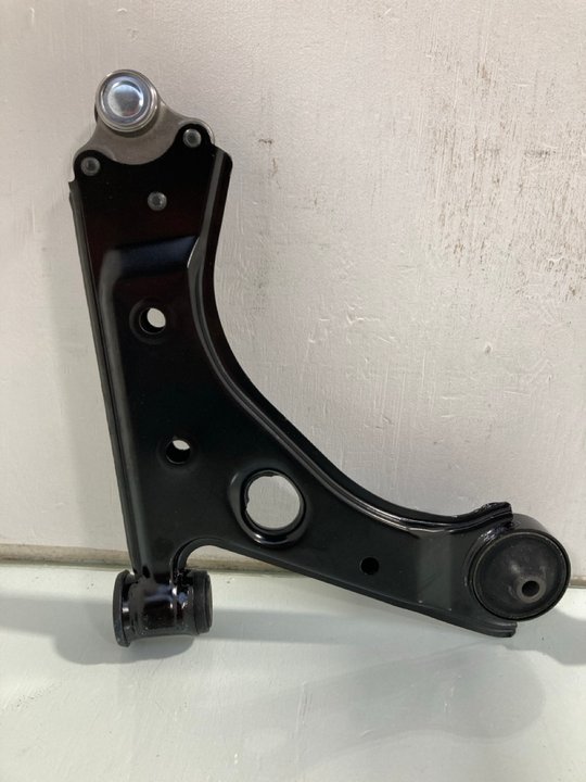 Lot 963  
            Marchington SR13 - Parcel Delivery Only 

                
KEY PARTS LOWER LH WISHBONE-PART NO KCA6557: LOCATION - D7