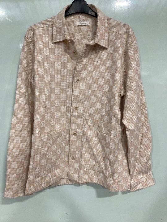 Lot 974  
            Marchington SR13 - Parcel Delivery Only 

                
SIR PLUS MENS YARN CHECK L/S SHIRT IN BEIGE - SIZE UK M - ORIGINAL RRP £150: LOCA...