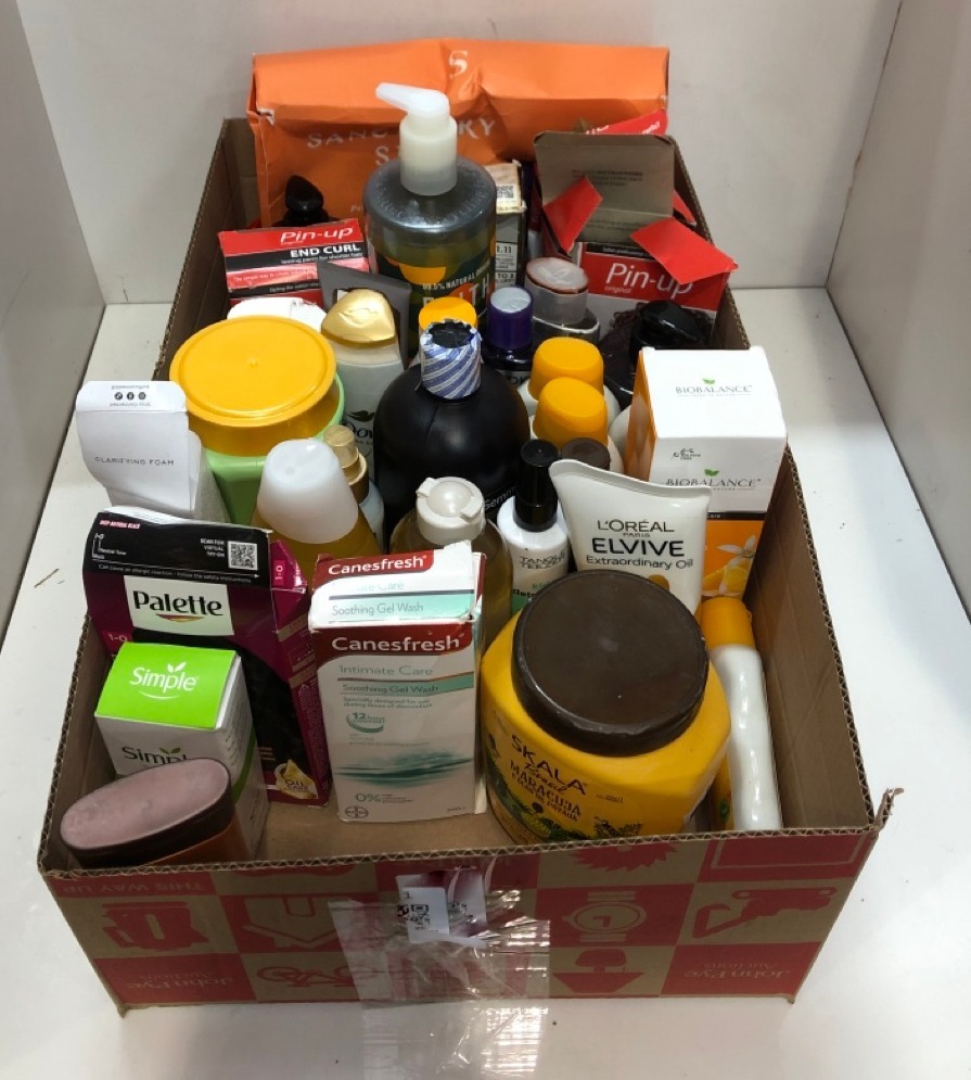Lot 10  
            Edinburgh SR22 - Collection Only 

                
QUANTITY OF HEALTH & BEAUTY ITEMS TO INCLUDE VATIKA EGG-PROTEIN MULTIVITAMIN HOT ...