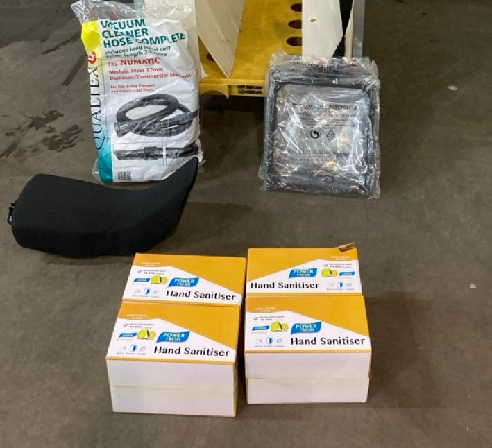 Lot 13  
            Edinburgh SR22 - Collection Only 

                
QUANTITY OF ITEMS TO INCLUDE POWER FRESH LEMON HAND SANITISER (CAGE AND CRATES NO...
