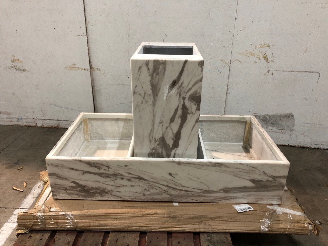 Lot 14  
            Edinburgh SR22 - Collection Only 

                
MARBLE DINING TABLE - COLLECTION ONLY - LOCATION BACK WALL