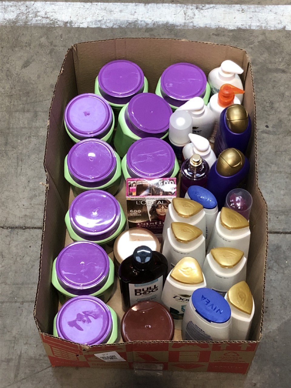 Lot 27  
            Edinburgh SR22 - Collection Only 

                
QUANTITY OF HEALTH & BEAUTY ITEMS TO INCLUDE NIVEA CRÈME SOFT (500ML, PACK OF 6) ...