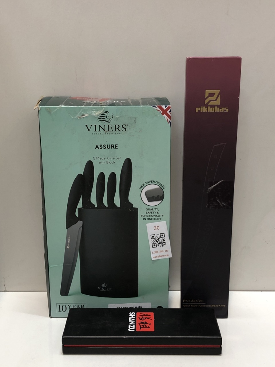 Lot 30  
            Edinburgh SR22 - Collection Only 

                
QUANTITY OF KITCHEN ITEMS TO INCLUDE VINERS ASSURE KNIFE BLOCK (18+ REQUIRED) - C...