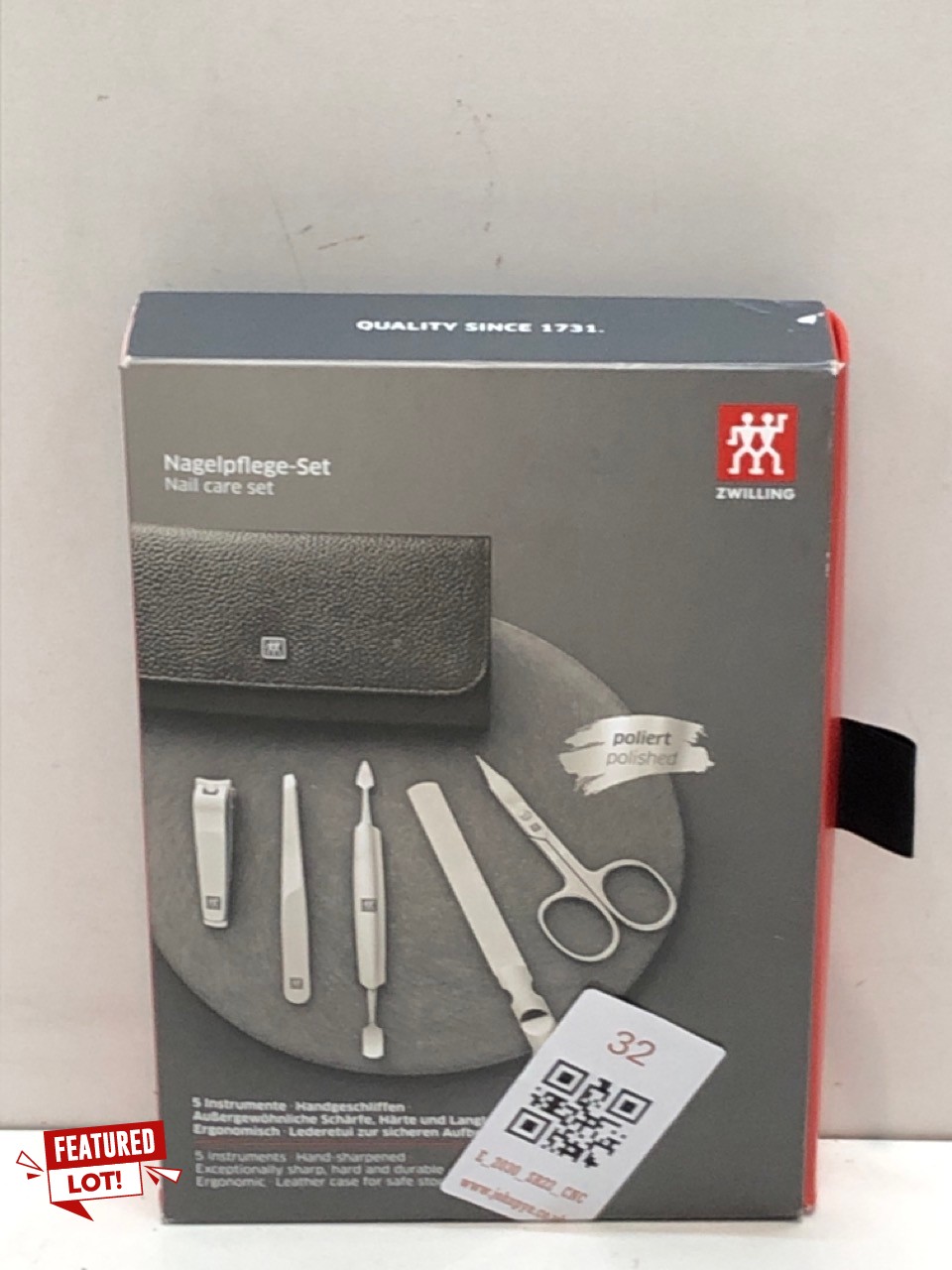 Lot 32  
            Edinburgh SR22 - Collection Only 

                
ZWILLING TRAVEL SIZE MANICURE PACK WITH NAIL CLIPPERS IN 100% LEATHER CASE BLACK....