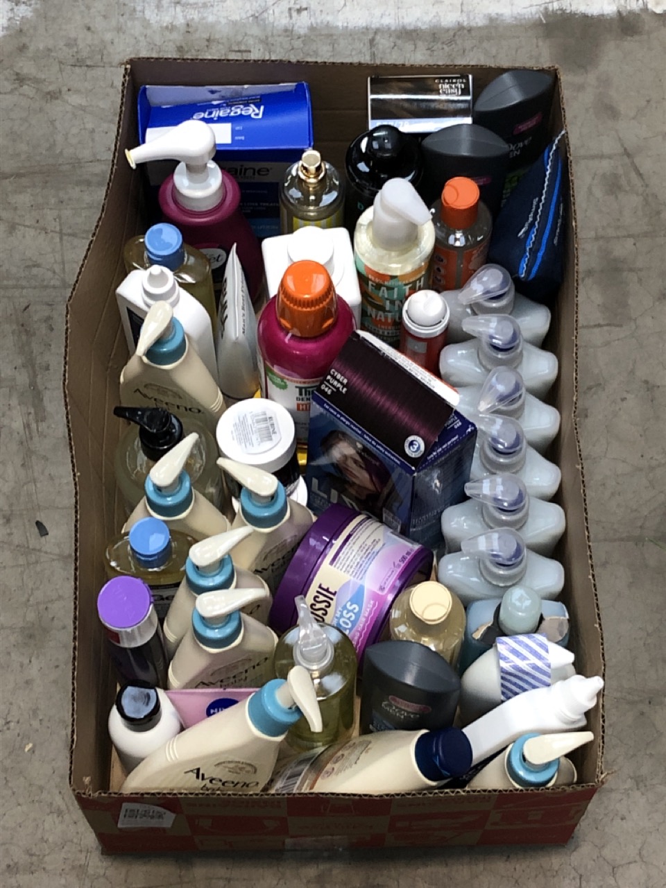 Lot 36  
            Edinburgh SR22 - Collection Only 

                
QUANTITY OF HEALTH & BEAUTY ITEMS TO INCLUDE DOVE MEN+CARE HYDRATING CLEAN COMFOR...