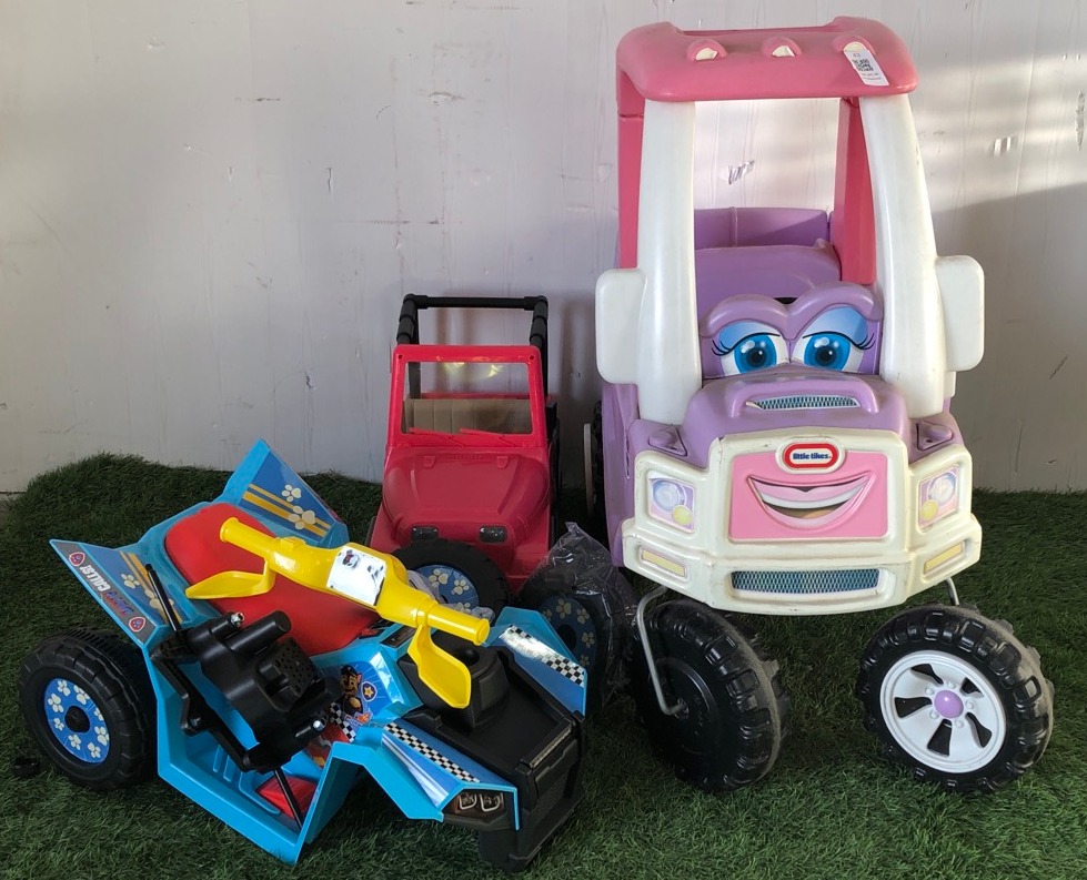 Lot 43  
            Edinburgh SR22 - Collection Only 

                
QUANTITY OF SPORTS & EXERCISE ITEMS TO INCLUDE A 6V MINI QUAD PAW PATROL KIDS TOY...