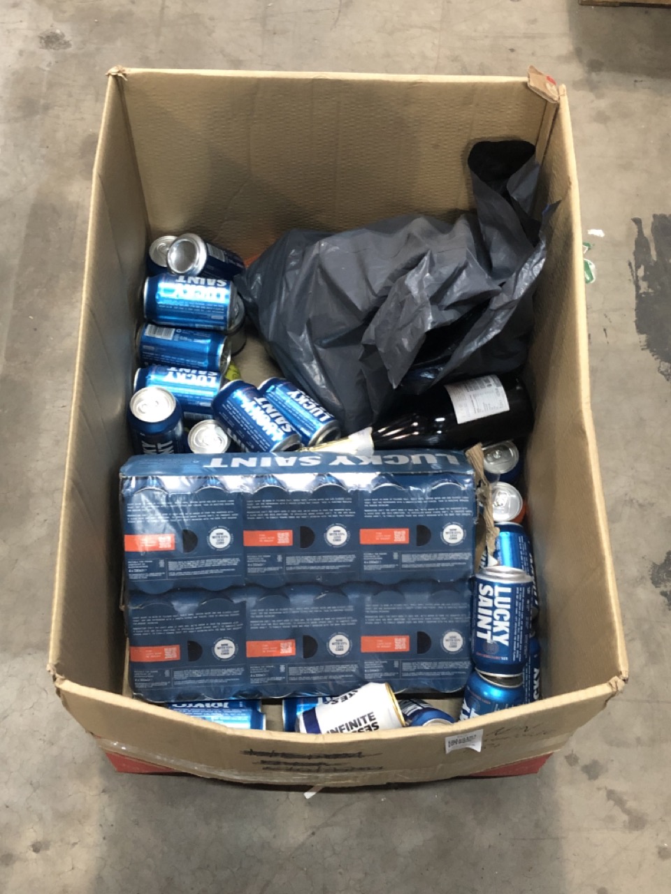 Lot 62  
            Edinburgh SR22 - Collection Only 

                
QUANTITY OF NON ALCOHOLIC DRINKS TO INCLUDE LUCKY SAINT ALCOHOL-FREE HAZY IPA CAN...