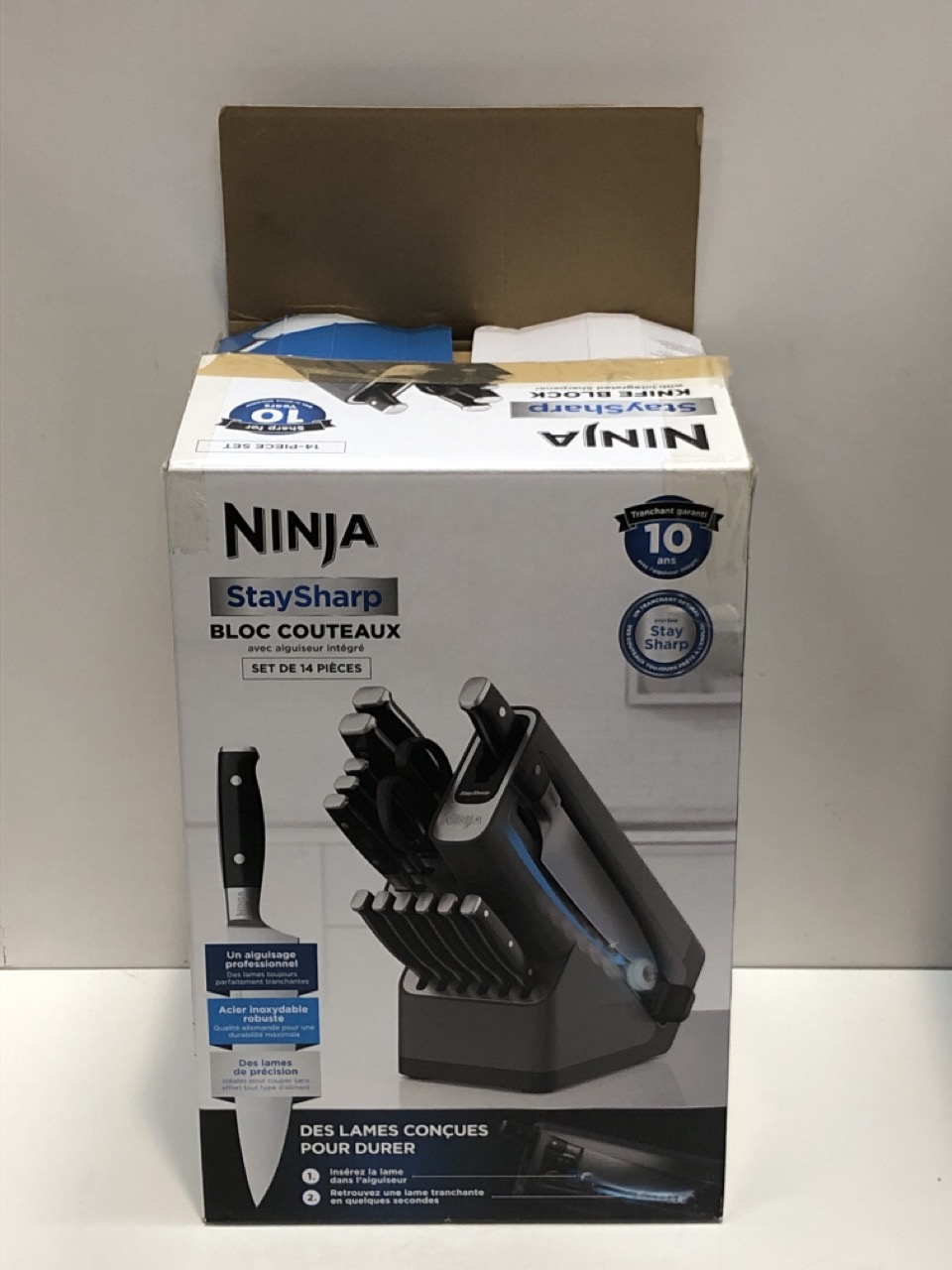 Lot 77  
            Edinburgh SR22 - Collection Only 

                
NINJA FOODI STAYSHARP KNIFE BLOCK WITH INTEGRATED SHARPENER DELUXE SET K32014EUUK...