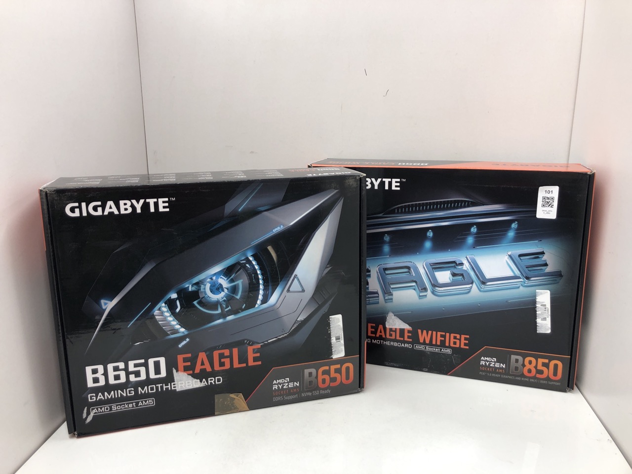 Lot 101  
            Edinburgh SR34 - Delivery Only 

                
GIGABYTE B650 EAGLE MOTHERBOARD - SUPPORTS AMD RYZEN 9000 CPUS- 12+2+2 PHASES DIG...
