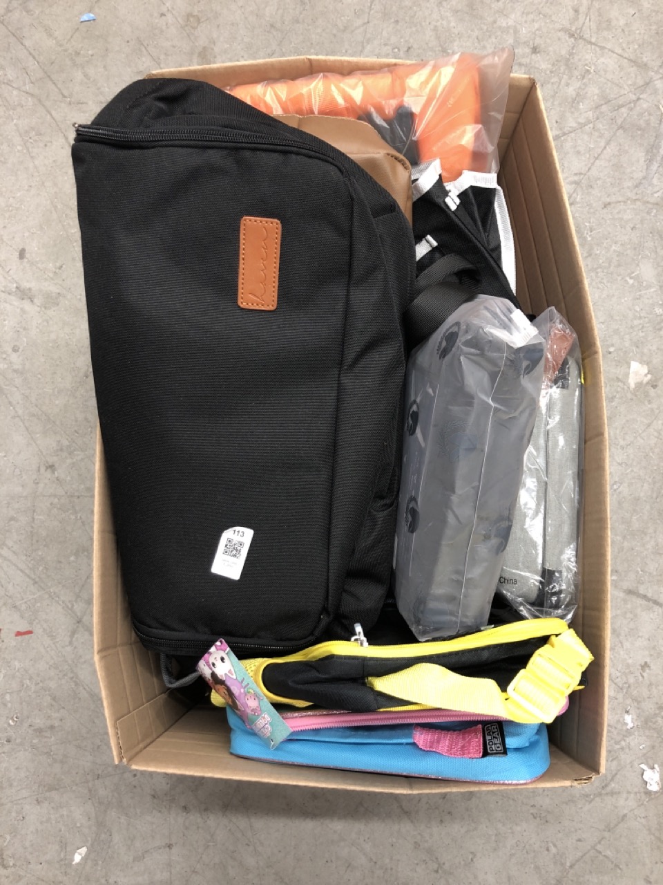 Lot 113  
            Edinburgh SR34 - Delivery Only 

                
QUANTITY OF CLOTHING & APPAREL ITEMS TO INCLUDE GABBY'S DOLLHOUSE INSULATED KIDS ...