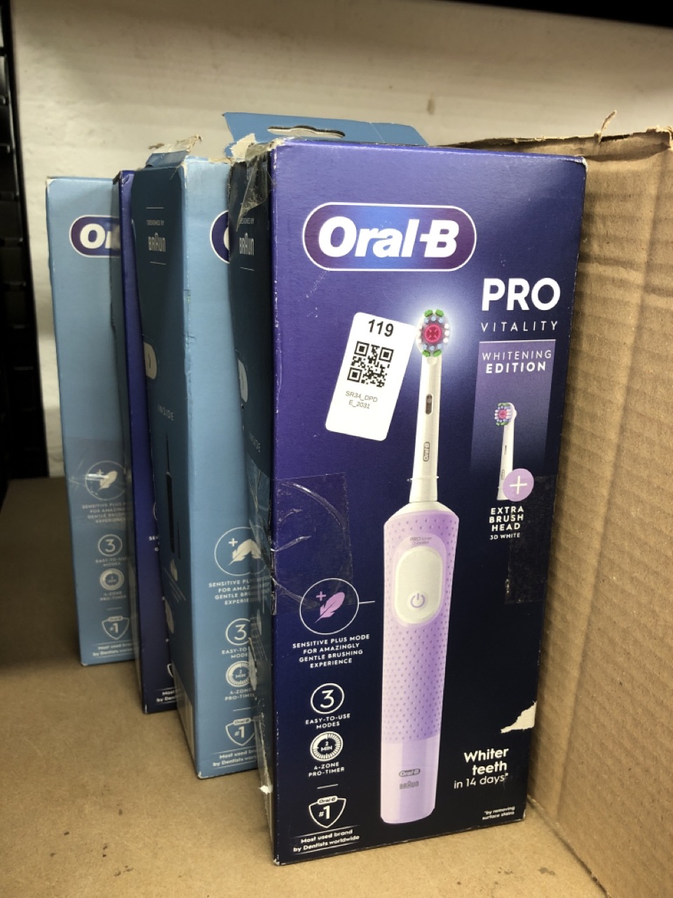 Lot 119  
            Edinburgh SR34 - Delivery Only 

                
QUANTITY OF HEALTH & BEAUTY ITEMS TO INCLUDE ORAL-B VITALITY PRO ELECTRIC TOOTHBR...