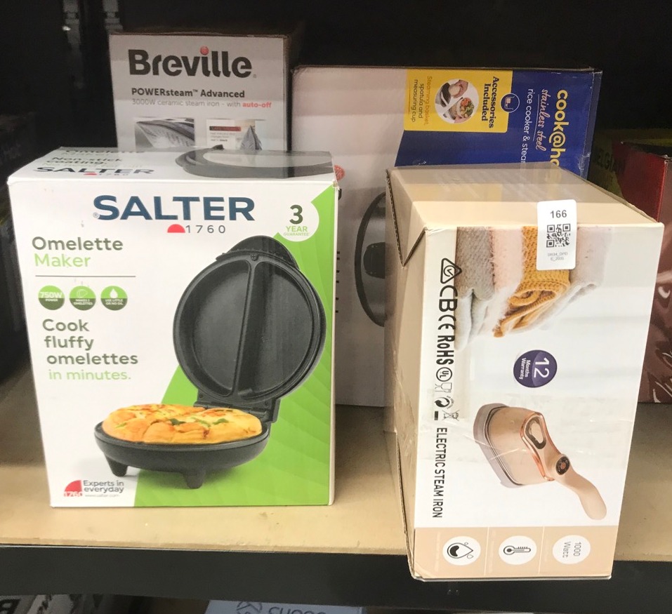 Lot 166  
            Edinburgh SR34 - Delivery Only 

                
QUANTITY OF KITCHEN & APPLIANCES ITEMS TO INCLUDE SALTER DUAL OMELETTE MAKER – NO...
