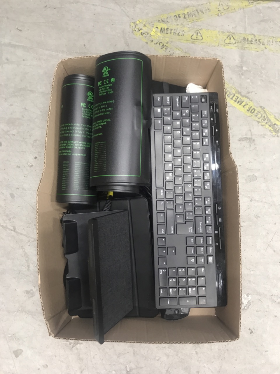 Lot 175  
            Edinburgh SR34 - Delivery Only 

                
QUANTITY OF TECH & GAMING ITEMS TO INCLUDE HP 720 MULTI-DEVICE RECHARGEABLE WIREL...