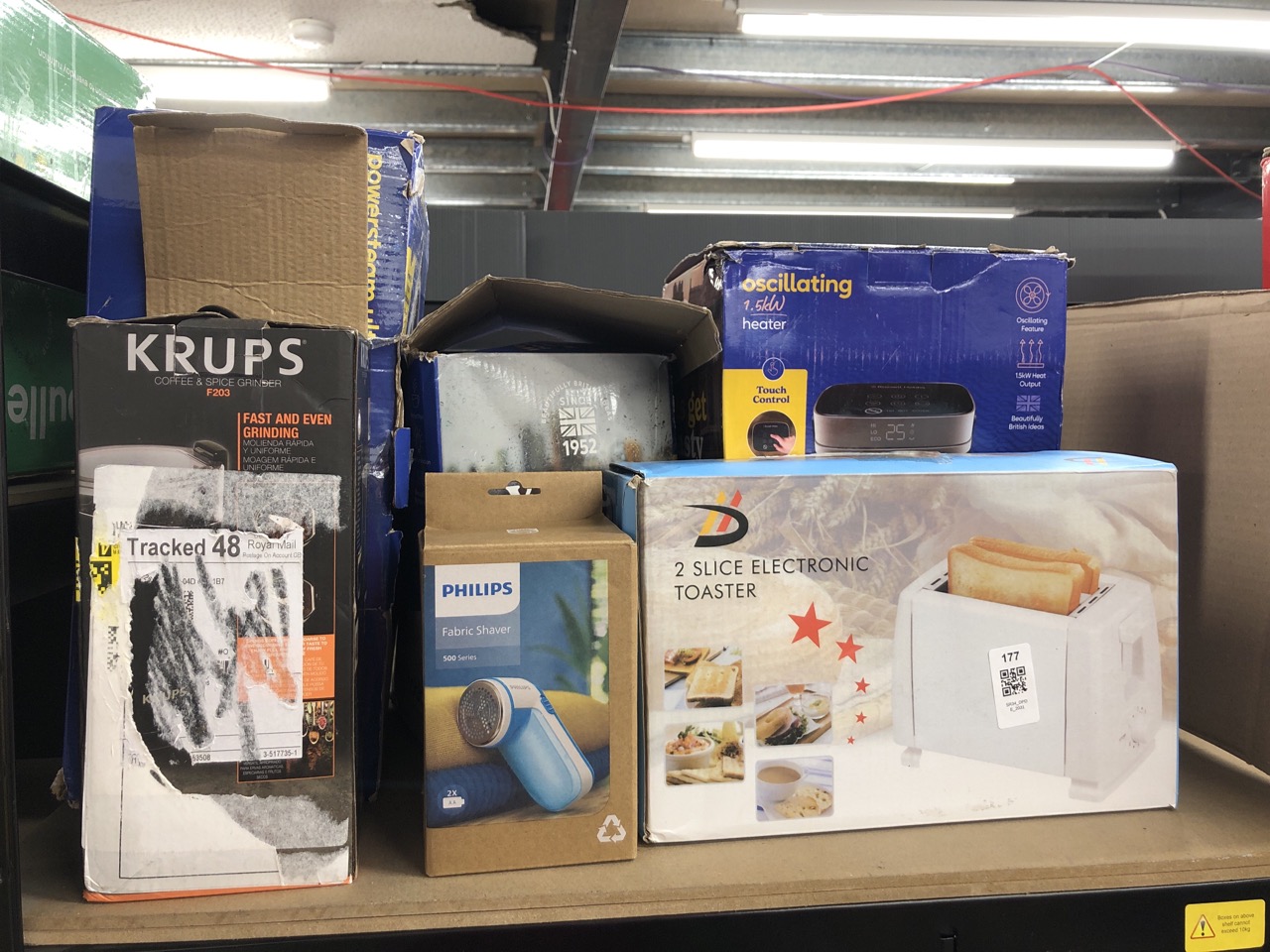 Lot 177  
            Edinburgh SR34 - Delivery Only 

                
QUANTITY OF KITCHEN & APPLIANCES ITEMS TO INCLUDE RUSSELL HOBBS FOOD COLLECTION E...
